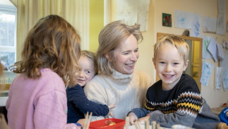 Kinder beim Spielen in der Kita
